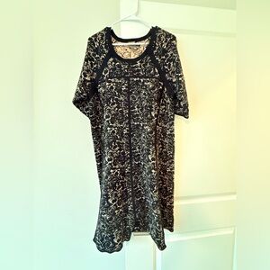 Taylor Black and Cream Floral Short-Sleeve Dress